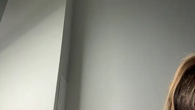 Snapshot of elisa_moon chatting on January 2025 01:36:02 AM elisa moon online show from January 2025 01:36:02 AM