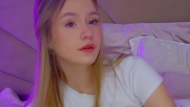 MilanaBalmain online show from October 2025 04:20:02 AM