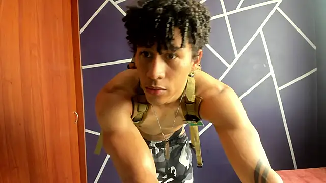 Pendragon1224 online show from December 2024 04:08:02 PM