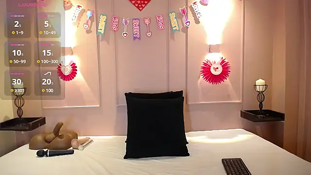 HAYLANISMITH online show from February 2025 12:05:02 PM