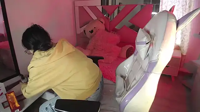 Mia Fischer online show from February 2025 07:21:01 PM