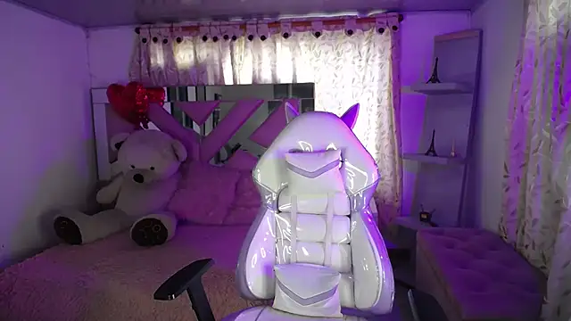 Mia Fischer online show from February 2025 07:03:01 PM