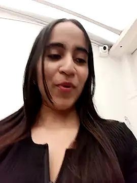 Mia Fischer online show from November 2025 07:05:02 PM