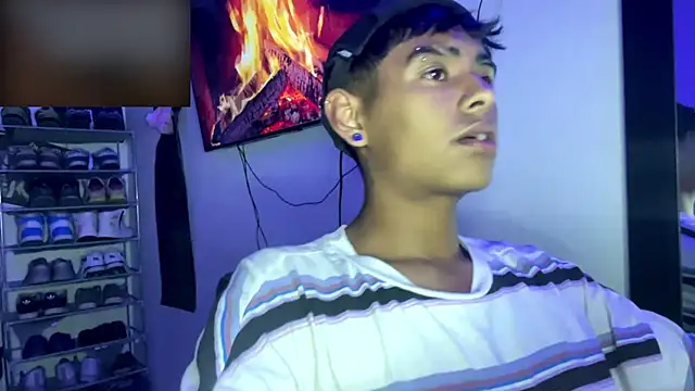 Snapshot of _Billowy_ chatting on November 2025 11:48:02 PM Billowy online show from November 2025 11:48:02 PM