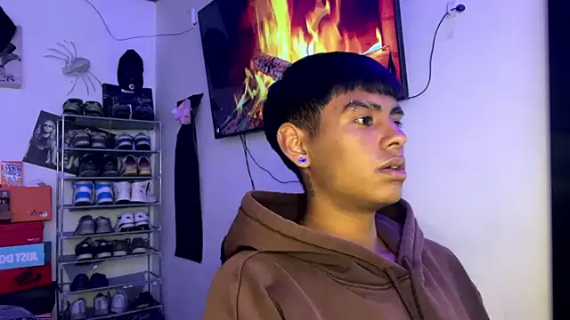 Snapshot of _Billowy_ chatting on November 2025 06:07:02 PM Billowy online show from November 2025 06:07:02 PM