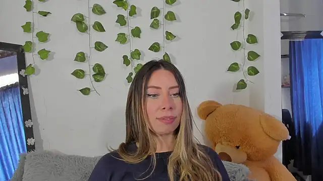 JanneKim online show from October 2025 02:40:02 PM