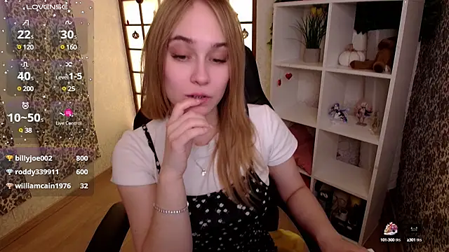 LianaBright online show from January 2025 08:01:01 AM