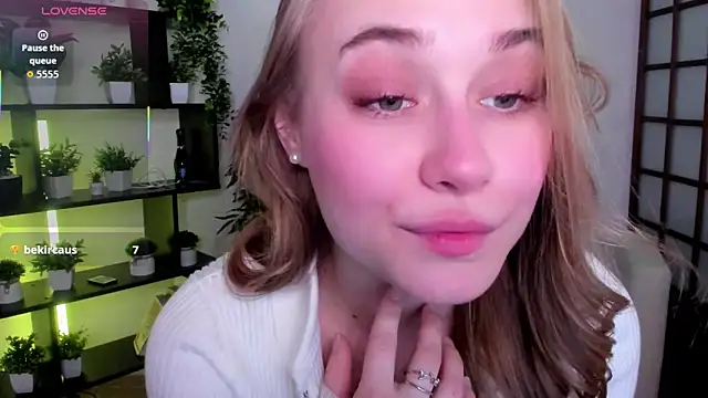 LianaBright online show from March 2026 01:56:02 AM