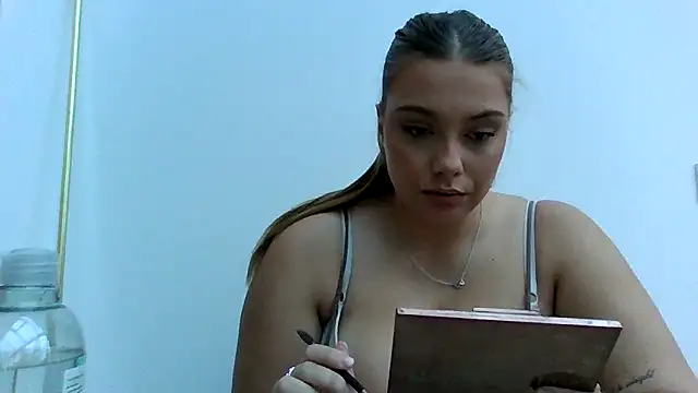 Krystal Tx online show from October 2025 04:52:02 PM