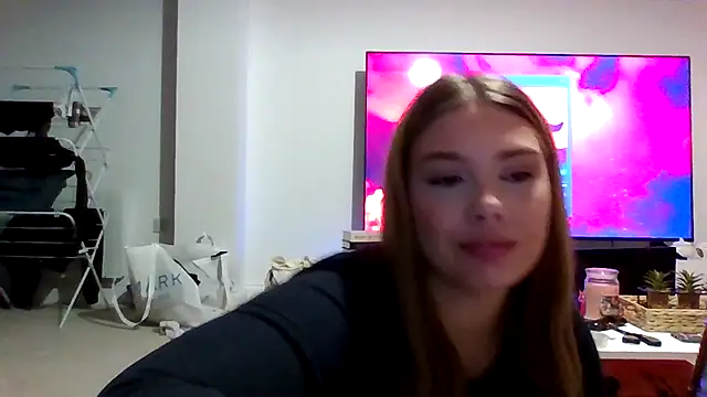 Krystal Tx online show from November 2025 06:32:01 PM