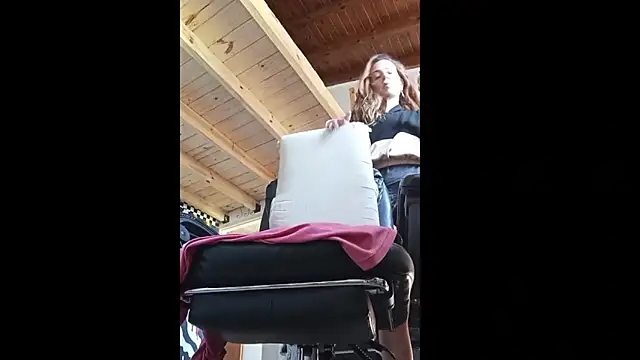 jessiburningheels online show from November 2025 12:48:02 PM