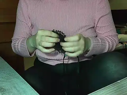 Lauzo21 online show from March 2025 04:46:01 AM