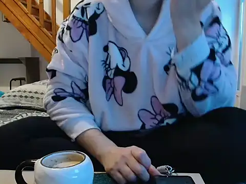 Lauzo21 online show from October 2025 05:38:01 AM