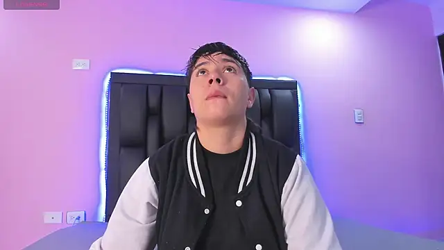 AbbySmiitth  online show from February 2025 12:19:01 PM