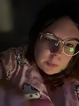 Snapshot of yourcutesarah chatting on May 2026 08:37:01 PM yourcutesarah online show from May 2026 08:37:01 PM