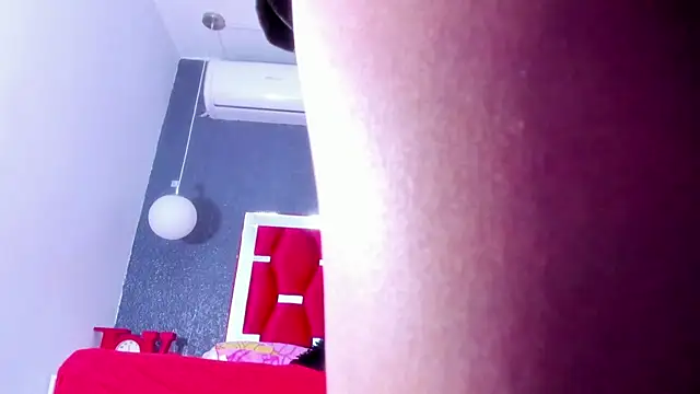 Little Helen online show from December 2024 04:17:01 PM