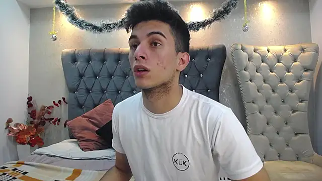 Snapshot of MrWilliseo chatting on December 2024 07:50:02 PM MrWilliseo online show from December 2024 07:50:02 PM