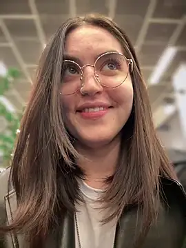 meow girl online show from October 2025 04:15:02 PM