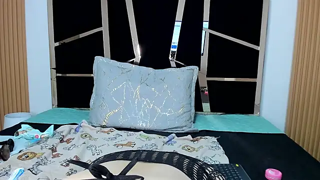 yahaira  online show from November 2025 02:54:01 PM