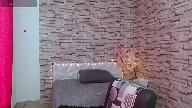 Snapshot of Vanse_lust chatting on February 2025 06:15:02 PM Vanse lust online show from February 2025 06:15:02 PM