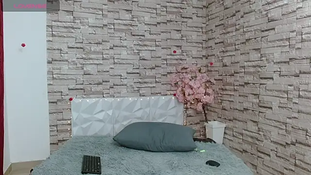 Snapshot of Vanse_lust chatting on February 2025 02:15:02 AM Vanse lust online show from February 2025 02:15:02 AM