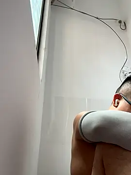 lixiaoshuai8 online show from October 2025 04:35:02 AM