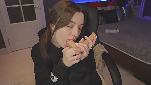 DinaCandy online show from January 2025 11:30:02 AM