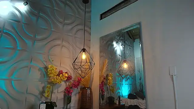 Venusflame   online show from November 2025 12:08:02 PM