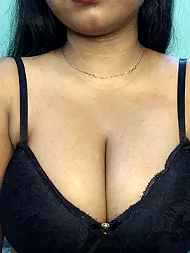 Snapshot of Ishaani_0 chatting on February 2026 05:42:01 PM Ishaani 0 online show from February 2026 05:42:01 PM