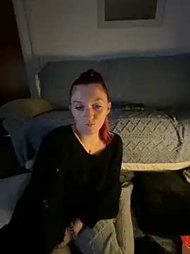 Snapshot of Stoner_BarbieXX chatting on January 2025 10:51:01 PM Stoner BarbieXX online show from January 2025 10:51:01 PM