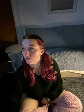 Snapshot of Stoner_BarbieXX chatting on January 2025 10:25:02 PM Stoner BarbieXX online show from January 2025 10:25:02 PM