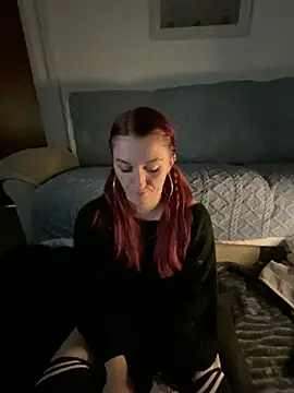 Snapshot of Stoner_BarbieXX chatting on January 2025 10:12:01 PM Stoner BarbieXX online show from January 2025 10:12:01 PM