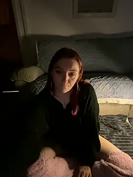 Snapshot of Stoner_BarbieXX chatting on January 2025 10:52:02 PM Stoner BarbieXX online show from January 2025 10:52:02 PM