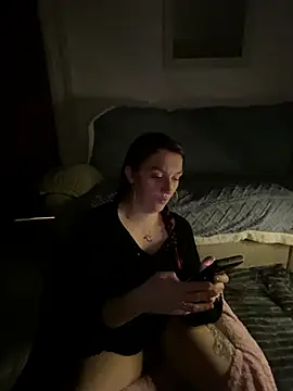 Snapshot of Stoner_BarbieXX chatting on February 2025 11:04:02 PM Stoner BarbieXX online show from February 2025 11:04:02 PM