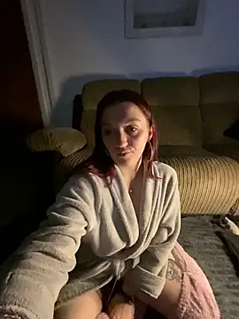 Snapshot of Stoner_BarbieXX chatting on February 2025 10:36:02 PM Stoner BarbieXX online show from February 2025 10:36:02 PM