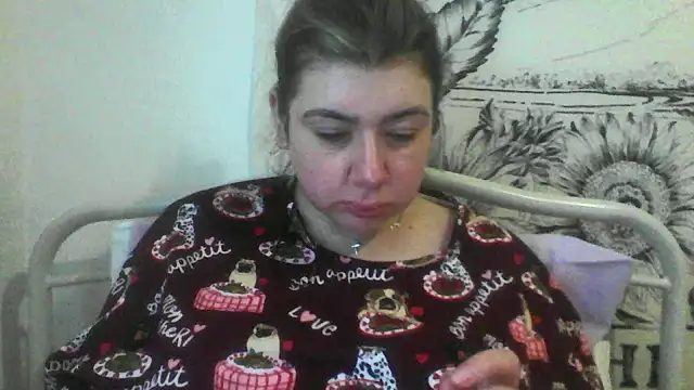 Snapshot of CamilaCherryX chatting on November 2025 02:22:01 PM CamilaCherryX online show from November 2025 02:22:01 PM