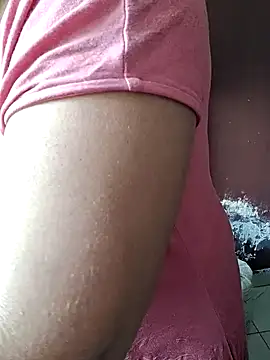 Snapshot of milf-kaira chatting on December 2024 10:28:02 AM milf-kaira online show from December 2024 10:28:02 AM