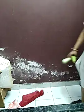 Snapshot of milf-kaira chatting on December 2024 01:47:02 AM milf-kaira online show from December 2024 01:47:02 AM