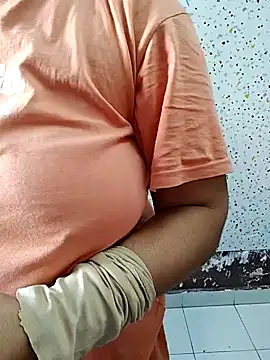 Snapshot of milf-kaira chatting on January 2025 03:19:01 AM milf-kaira online show from January 2025 03:19:01 AM