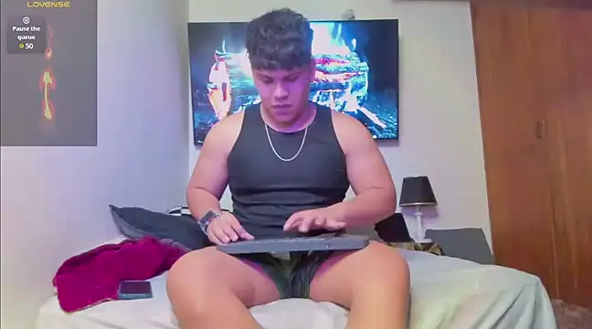 Snapshot of Khail68 chatting on February 2025 08:33:02 AM Khail68 online show from February 2025 08:33:02 AM