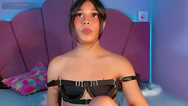 Snapshot of ValentinaMarinn chatting on December 2024 11:56:02 PM ValentinaMarinn online show from December 2024 11:56:02 PM
