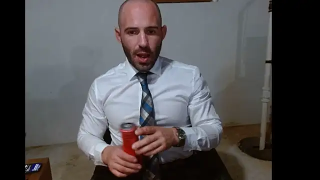 Snapshot of TheNakedPreacher chatting on December 2024 06:49:01 PM TheNakedPreacher online show from December 2024 06:49:01 PM