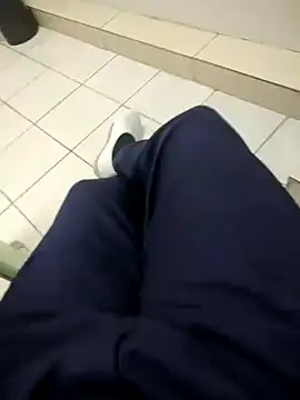 gatmoreno1 online show from September 2025 05:07:01 PM