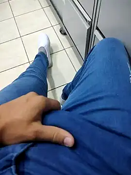 gatmoreno1 online show from January 2026 12:10:02 PM