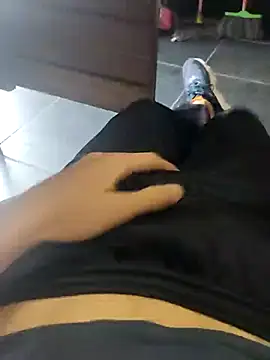 Juliano69xv online show from December 2025 07:00:01 PM