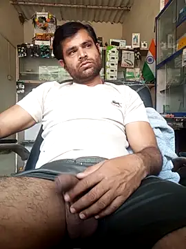 Snapshot of Priynkarani chatting on February 2026 06:40:02 AM Priynkarani online show from February 2026 06:40:02 AM