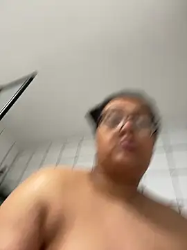 vanilla chocolate23 online show from February 2026 10:16:02 AM