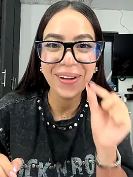 Snapshot of IamSteph13 chatting on October 2025 02:54:01 AM IamSteph13 online show from October 2025 02:54:01 AM