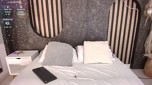 Snapshot of miss10_antonella chatting on October 2025 12:22:02 PM miss10 antonella online show from October 2025 12:22:02 PM