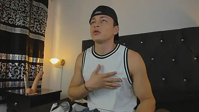 Angel Cuervo online show from January 2025 12:40:01 PM